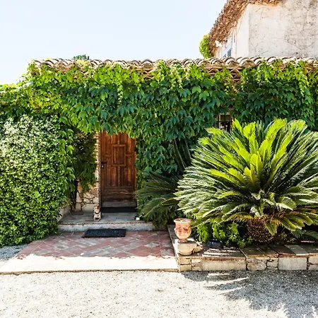 Maison d'hôtes Domaine Les Mésanges 3*